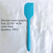 Load image into Gallery viewer, 3 Pcs Baking Pastry Cream Scraper Teeth Edge DIY Scraper Cake Decorating Fondant Pastry Cutters Baking Spatulas Cake Tools